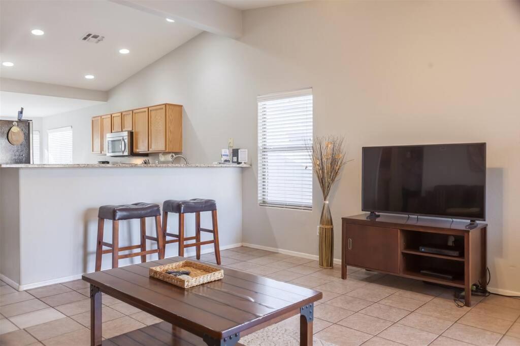 Cozy House Near Stadium With Pool Heater, Bbq Avondale Exterior photo